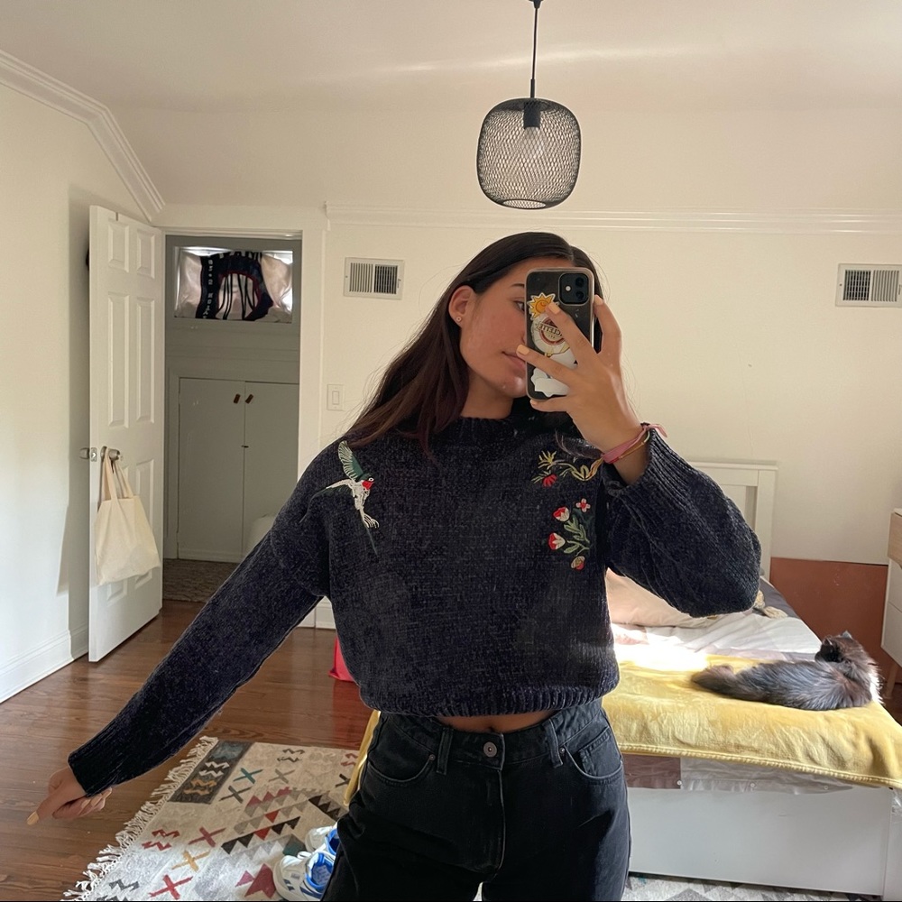 Knit floral crew neck